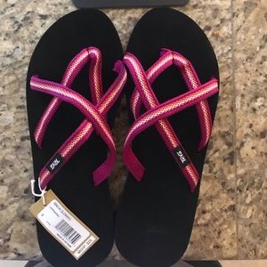 Teva boysenberry flipflop